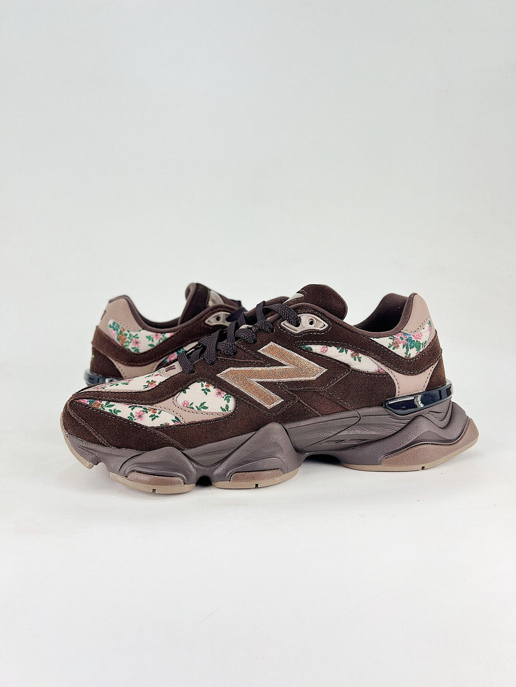 Balance 9060 in the "Atmos Pink Timeless Beauty"