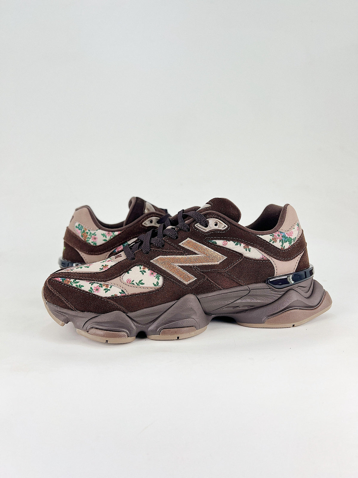 Balance 9060 in the "Atmos Pink Timeless Beauty"
