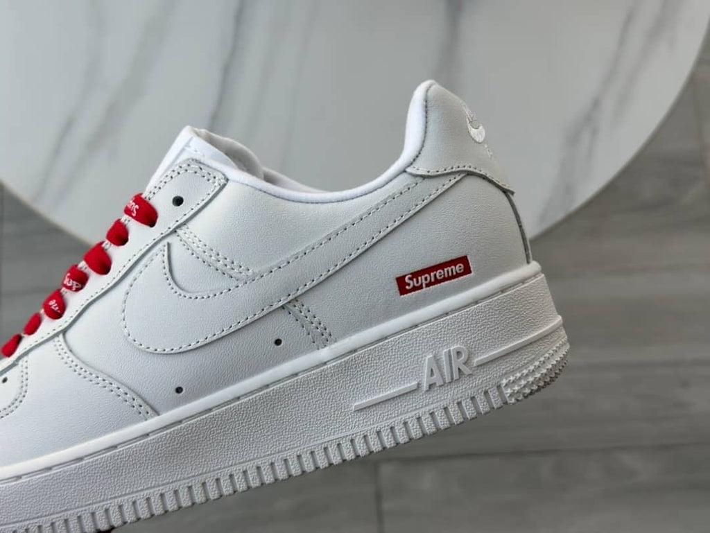 Nike - x Air Force 1 Low Supreme