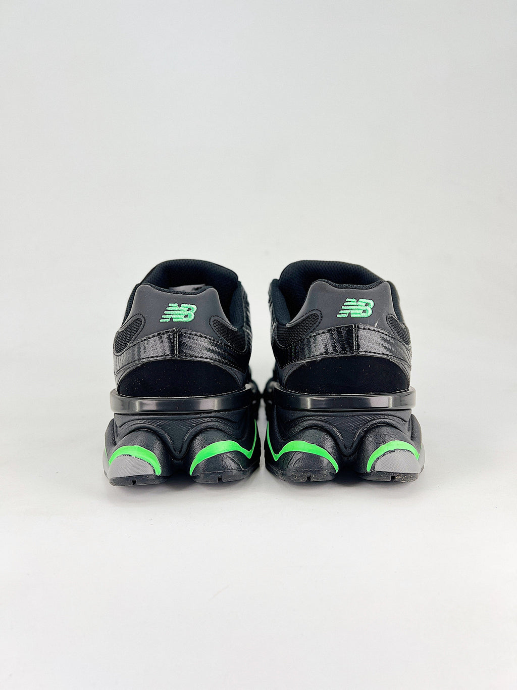 New Balance 9060 in Black Grey Green